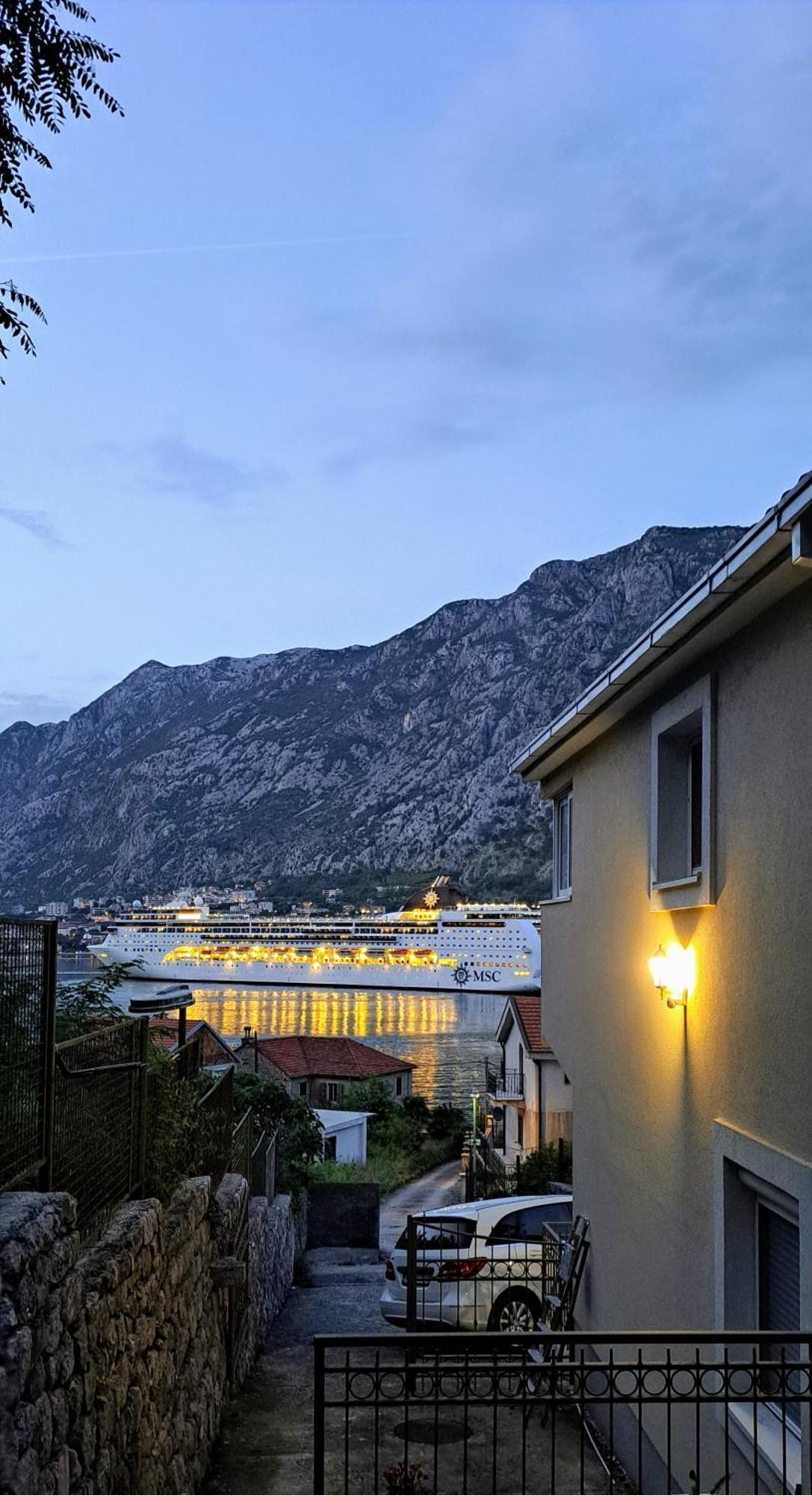 Apartment Vujosevic D&D Kotor Ngoại thất bức ảnh