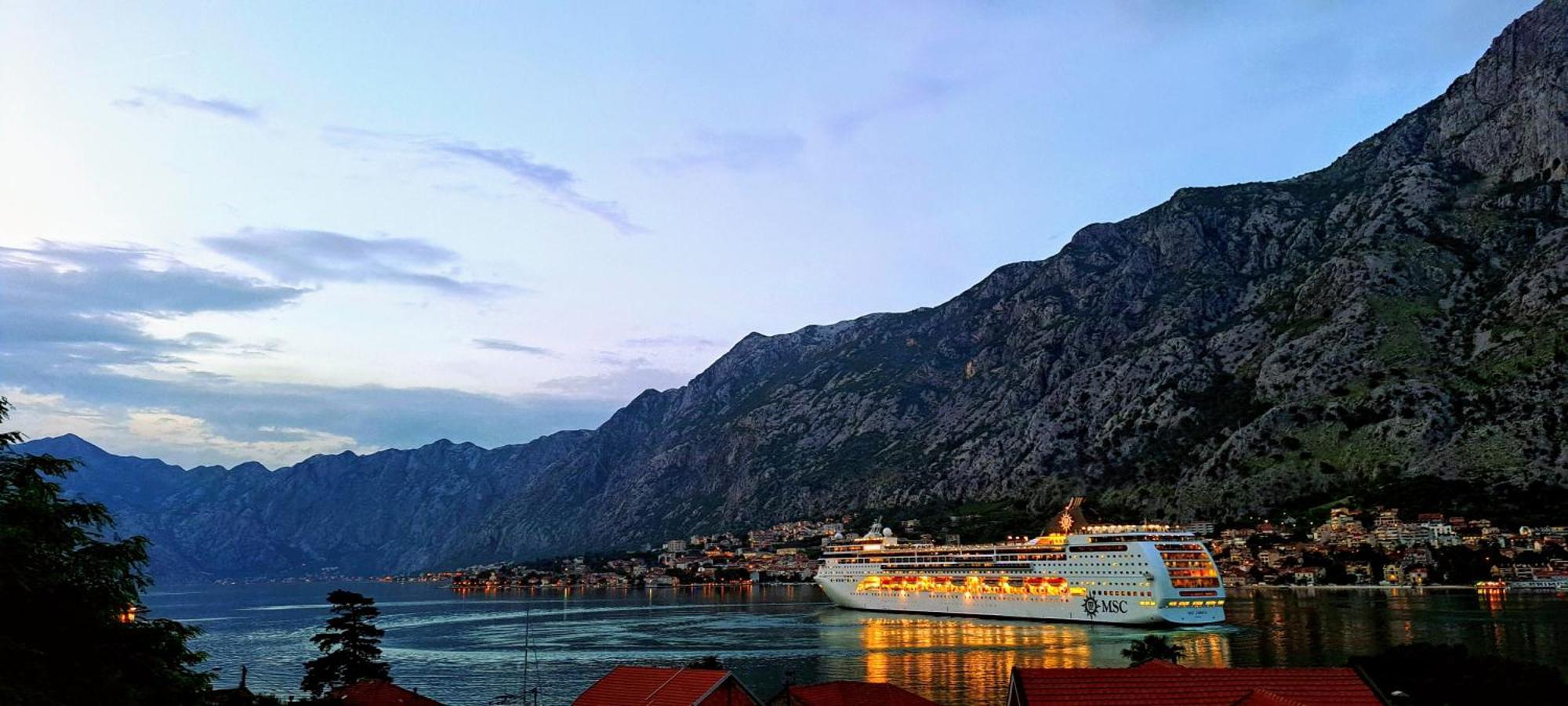 Apartment Vujosevic D&D Kotor Ngoại thất bức ảnh